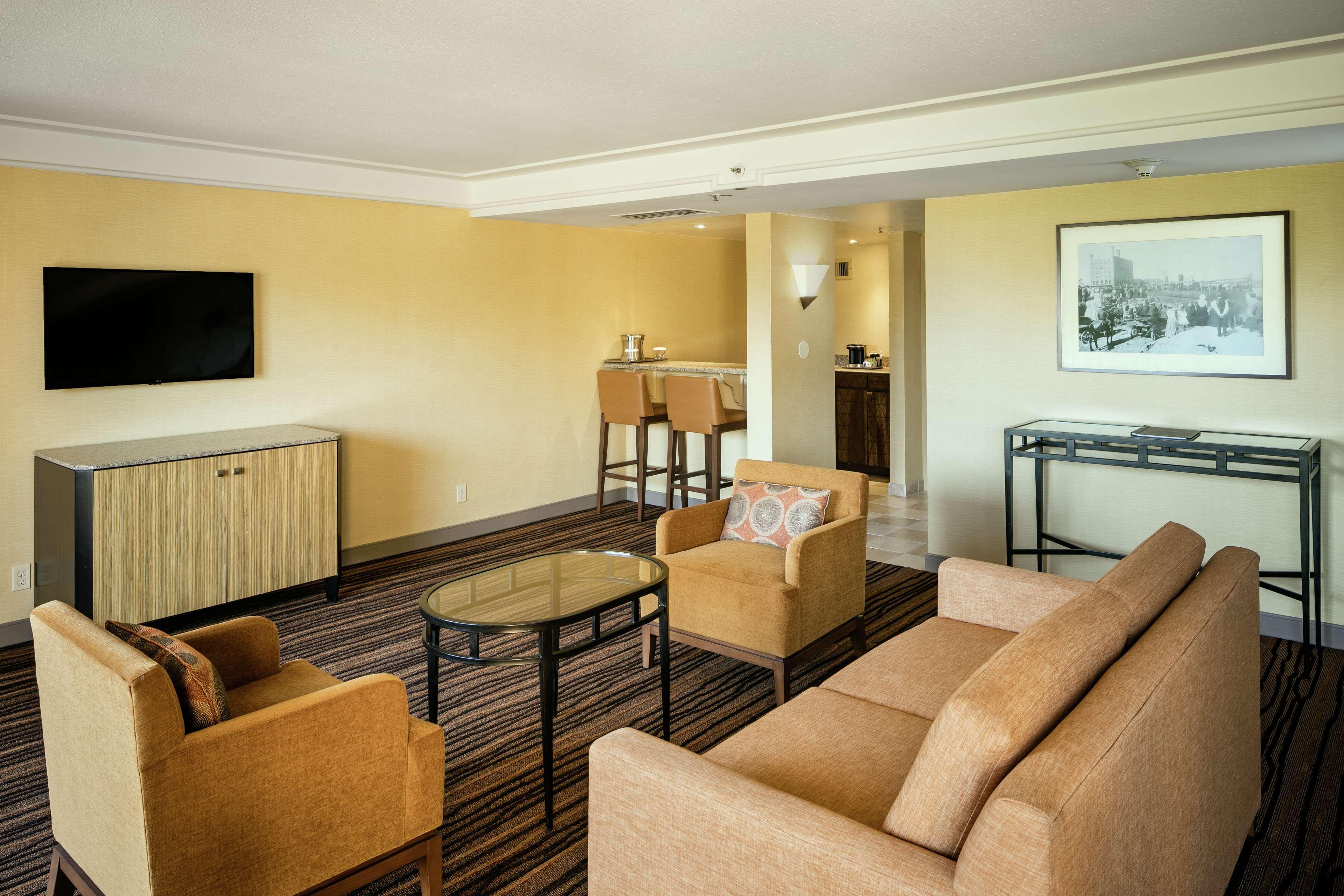 Hilton Stockton Hotel Buitenkant foto