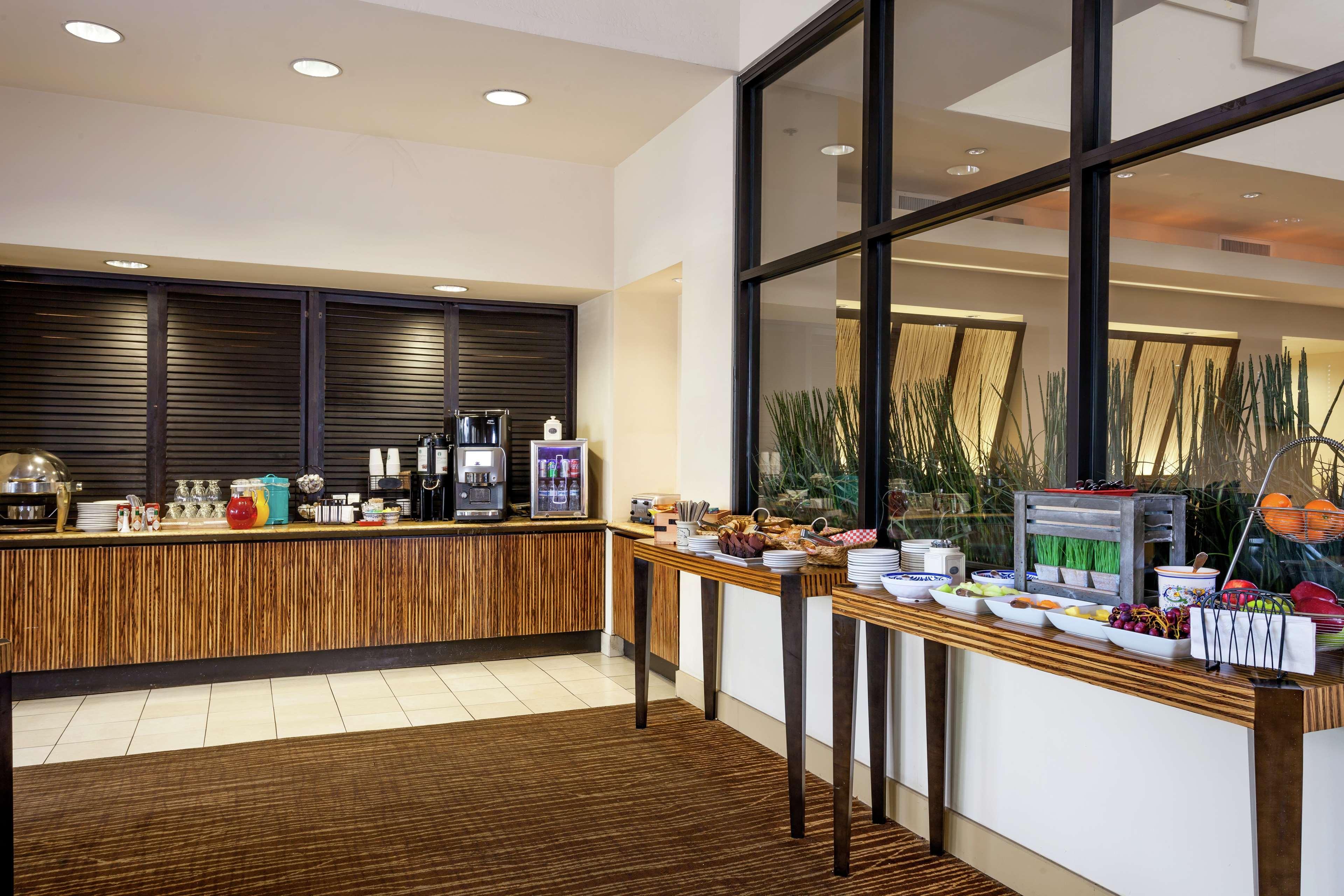 Hilton Stockton Hotel Buitenkant foto